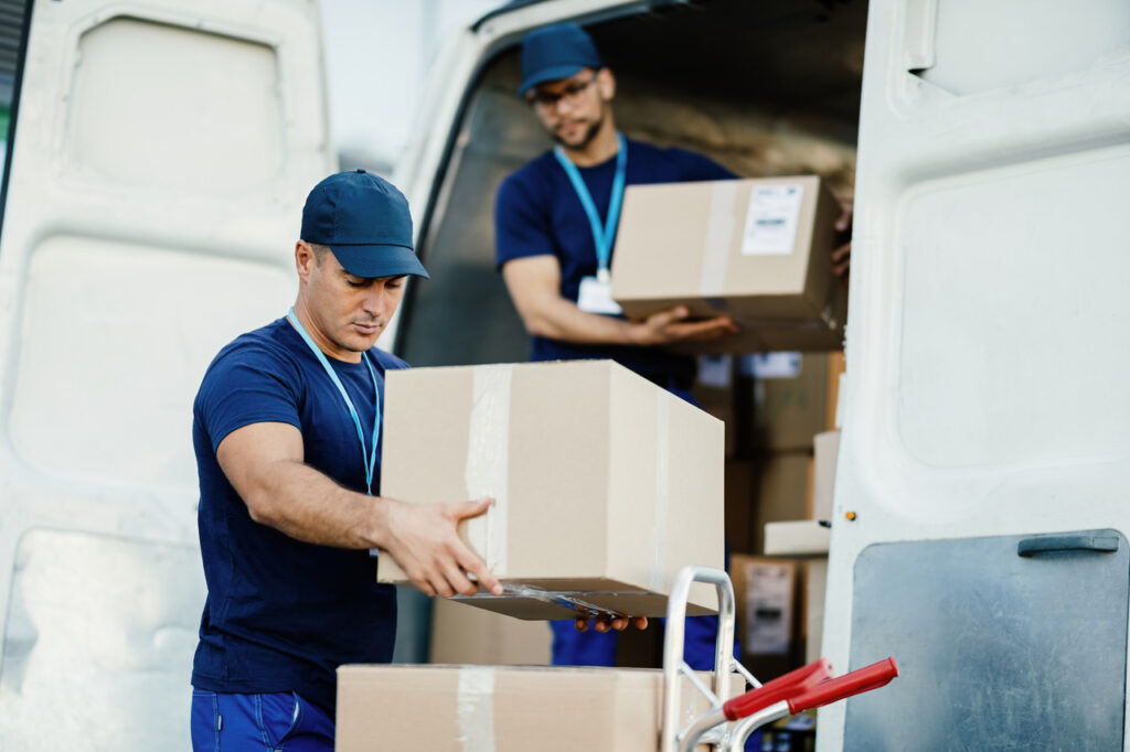 Rozliczanie kosztów transportu i logistyki w modelu dropshipping